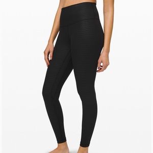 Black Lululemon wonder under leggings